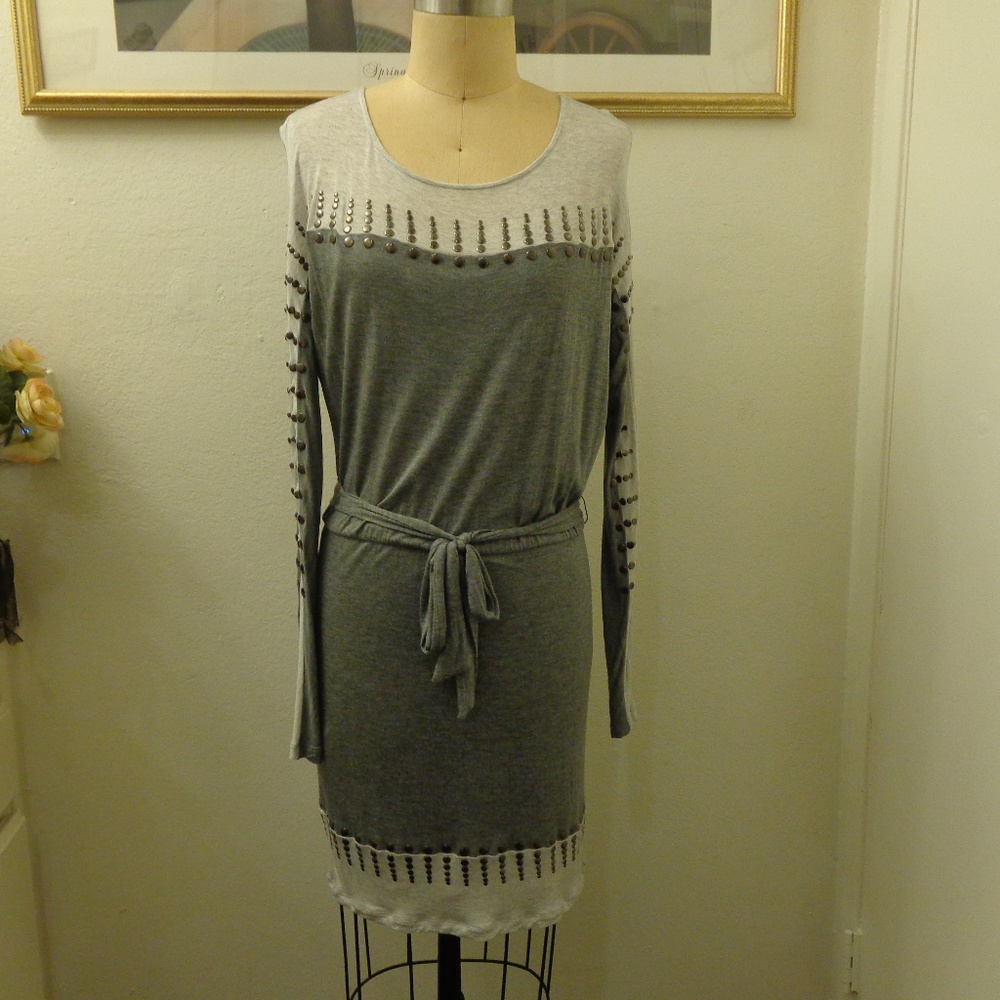 BCBGMaxAzria Gray Long Sleeve Midi Dress